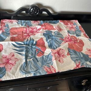 Pottery Barn Teen Roxy Sun Soaker Sham